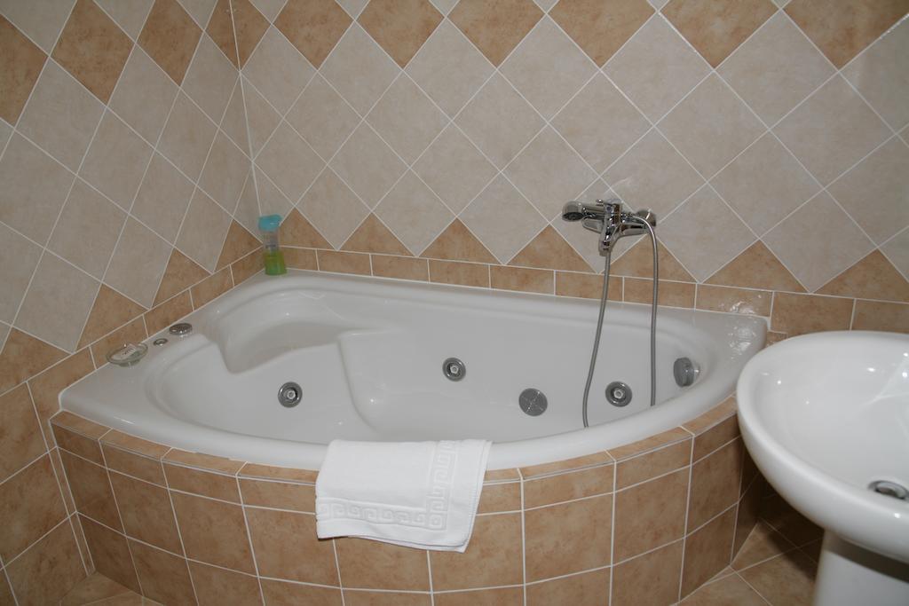 Elanthi Hostel Καστοριά Δωμάτιο φωτογραφία